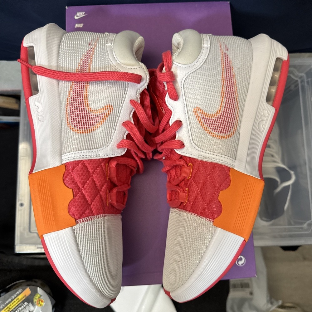 Nike Lebron Witness 8 Dunkin Donuts Edition Men 11.5 Basketball Shoe Fb2239-104 View 3